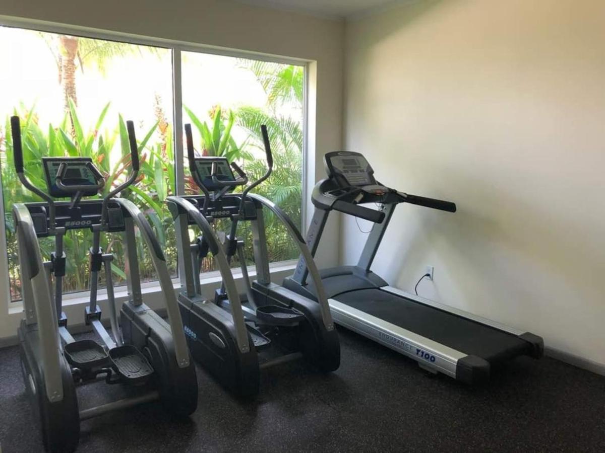 Elegant Apartment In Eagle Beach Levent Палм Бийч Екстериор снимка