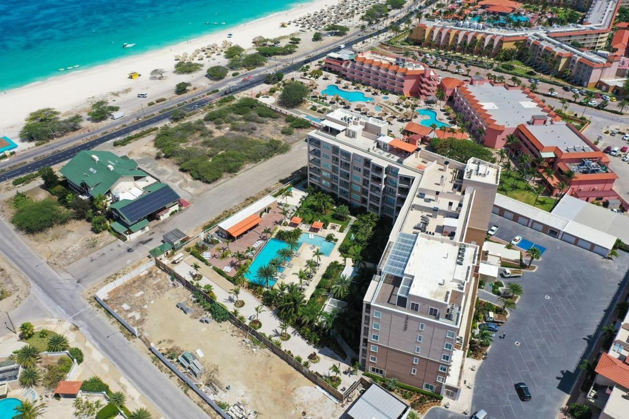 Elegant Apartment In Eagle Beach Levent Палм Бийч Екстериор снимка